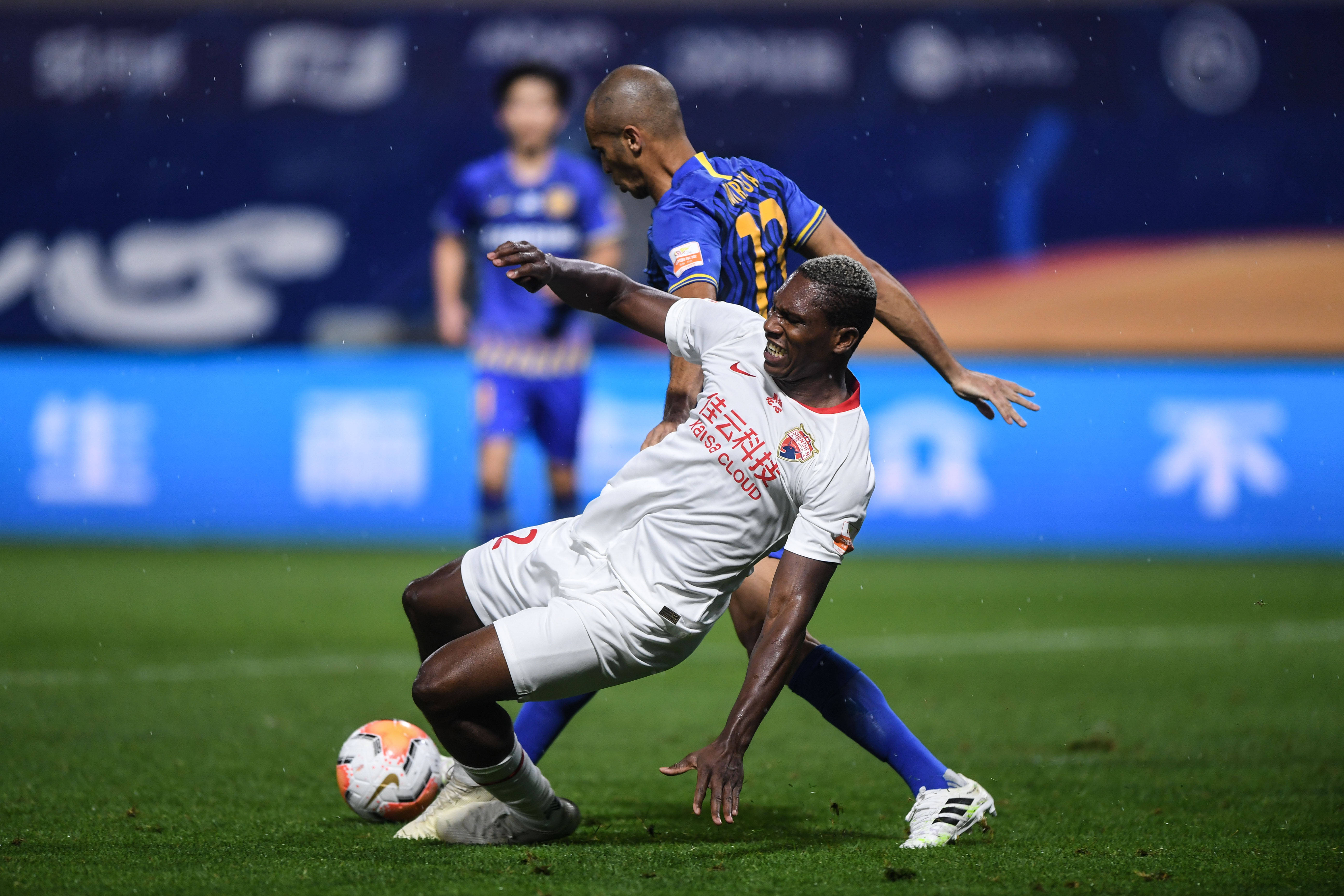 qyg-关于苏宁华丽进球，逆转深圳佳兆业，继续领跑积分榜的信息